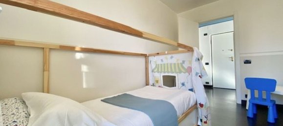 3 rooms Apartment in Genoa, Italy No. 288205 8