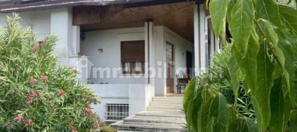 Villa de 4 dormitorios en Castelfranco Veneto, Italy No. 266615 2