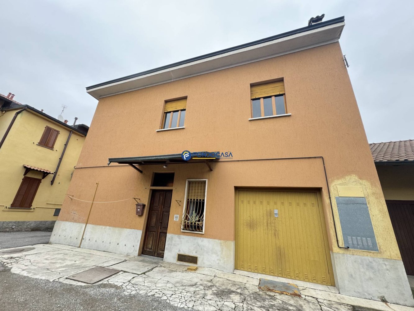 Дом с 5 комнатами в Беллуско, Италия № 109904