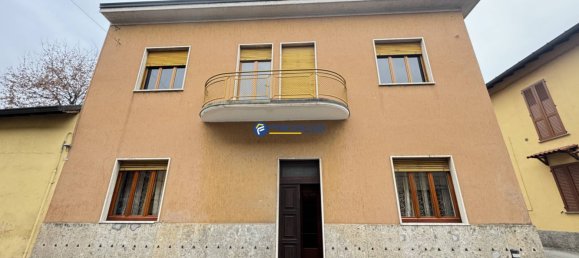 Дом с 5 комнатами в Беллуско, Италия № 109904 2