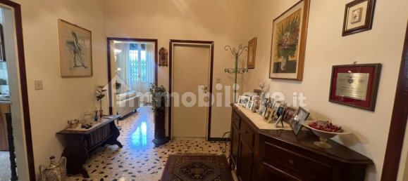 1 Schlafzimmer Wohnung in Florence, Italy, Nr. 43937 8