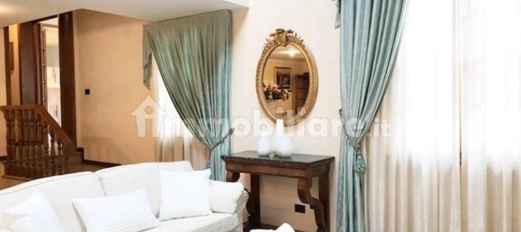 3 bedrooms Villa in Camaiore, Italy No. 169233 10