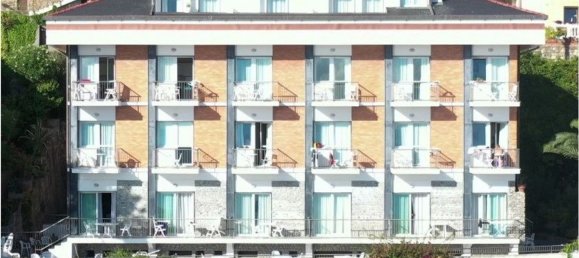 Studio in Laigueglia, Italy No. 140870 3