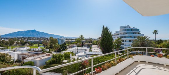 3 bedrooms Penthouse in Marbella, Spain No. 135361 24