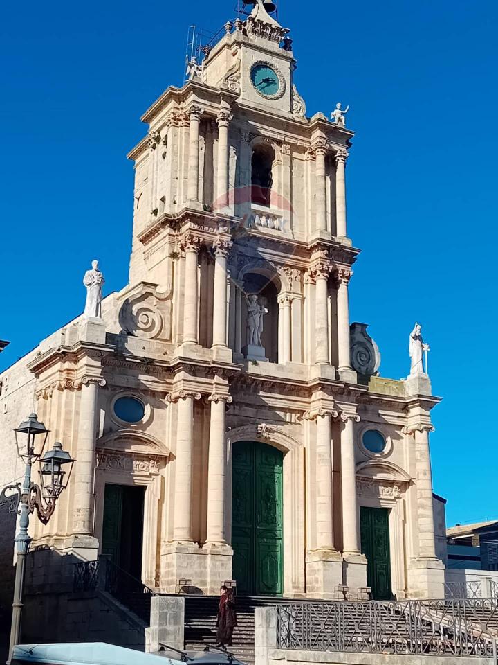 5 rooms House in Monterosso Almo, Italy No. 40799