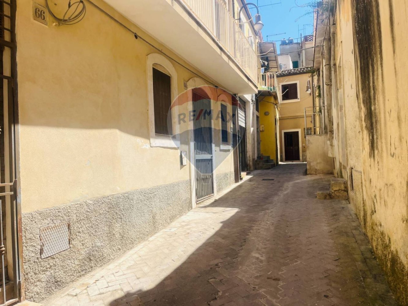 1 room Commercial property in Modica, Italy No. 353410