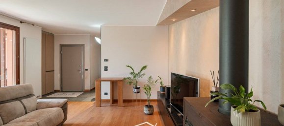 3 bedrooms Villa in Curtatone, Italy No. 355724 3