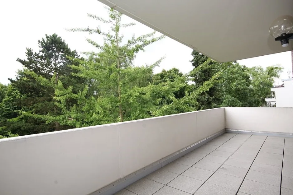 Квартира с 3 спальнями в Мёнхенгладбах, Германия № 223117