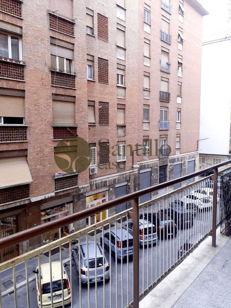 2 rooms Apartment in Rome, Italy No. 61445