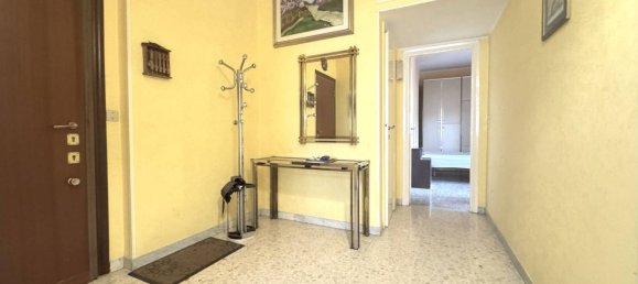 3 bedrooms Apartment in Rome, Italy No. 334313 2