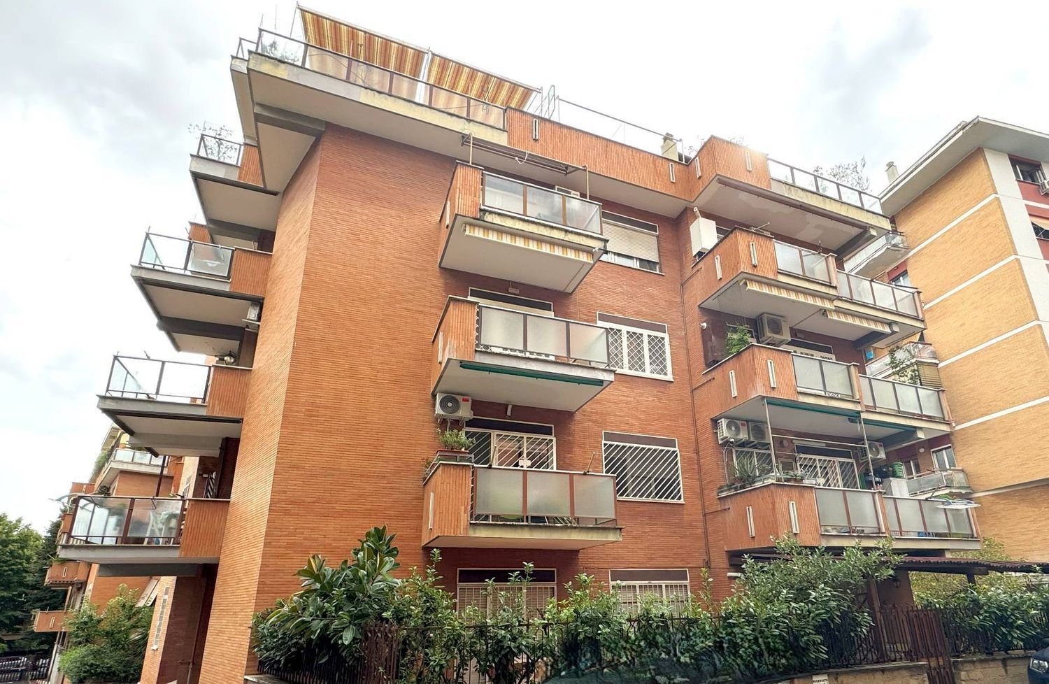 3 bedrooms Apartment in Rome, Italy No. 334313