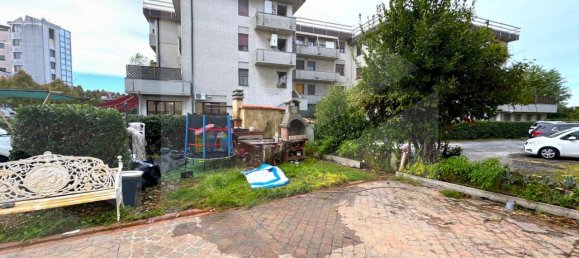 5 rooms Apartment in Ponsacco, Italy No. 27931 25