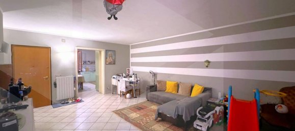 5 rooms Apartment in Ponsacco, Italy No. 27931 4
