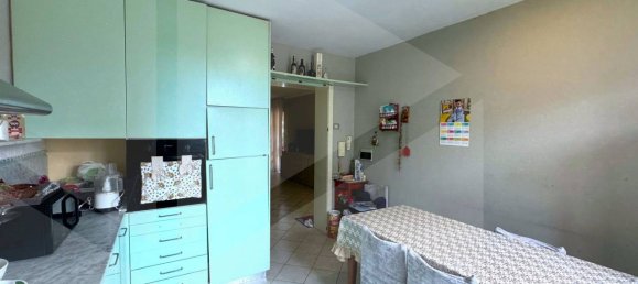 5 rooms Apartment in Ponsacco, Italy No. 27931 7