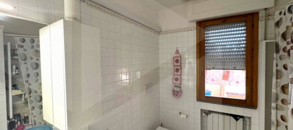 5 rooms Apartment in Ponsacco, Italy No. 27931 15