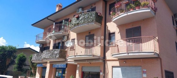 90m² Commercial property in Rome, Italy No. 327685 4