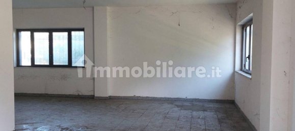 90m² Commercial property in Rome, Italy No. 327685 9