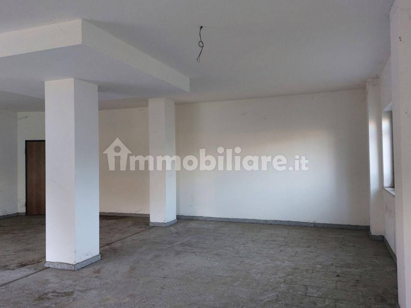 90m² Commercial property in Rome, Italy No. 327685