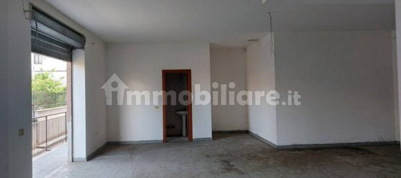 90m² Commercial property in Rome, Italy No. 327685 16