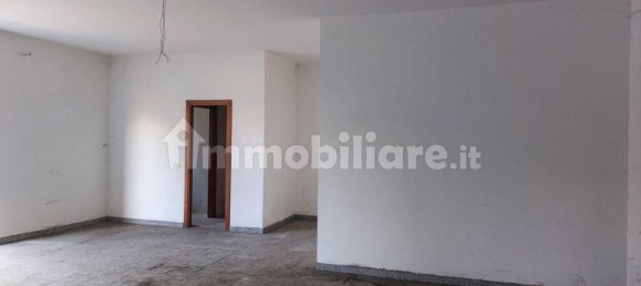 90m² Commercial property in Rome, Italy No. 327685 14