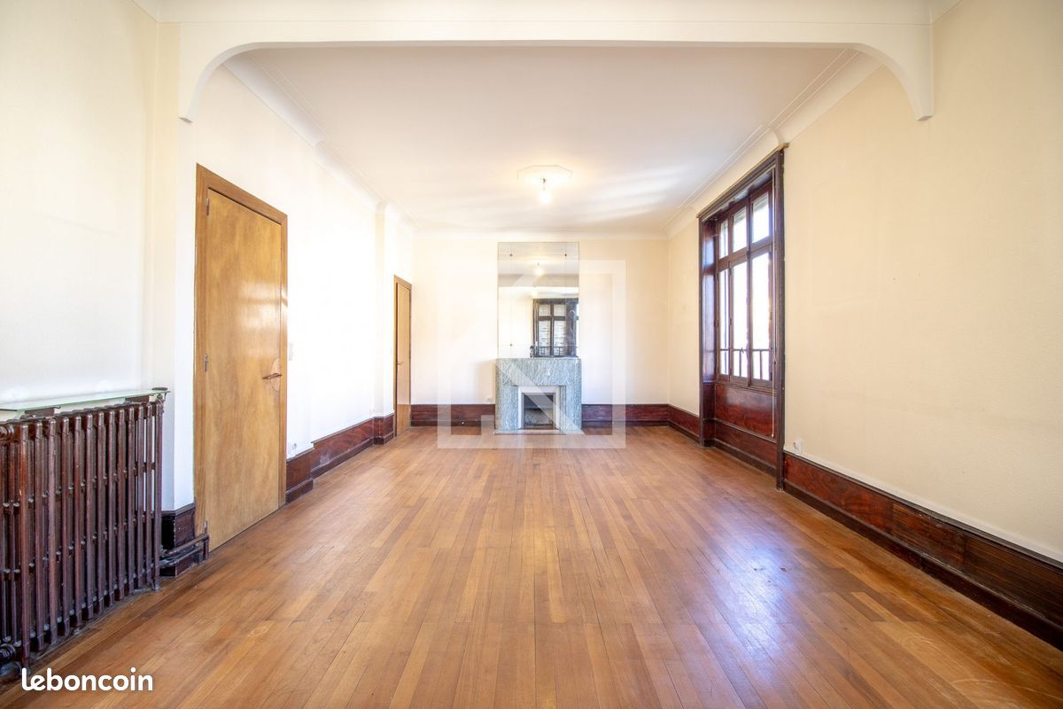 6 bedrooms House in Cholet, France No. 198404