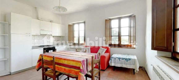 3 bedrooms Apartment in Barga, Italy No. 189427 8