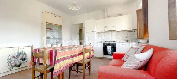 3 bedrooms Apartment in Barga, Italy No. 189427 10