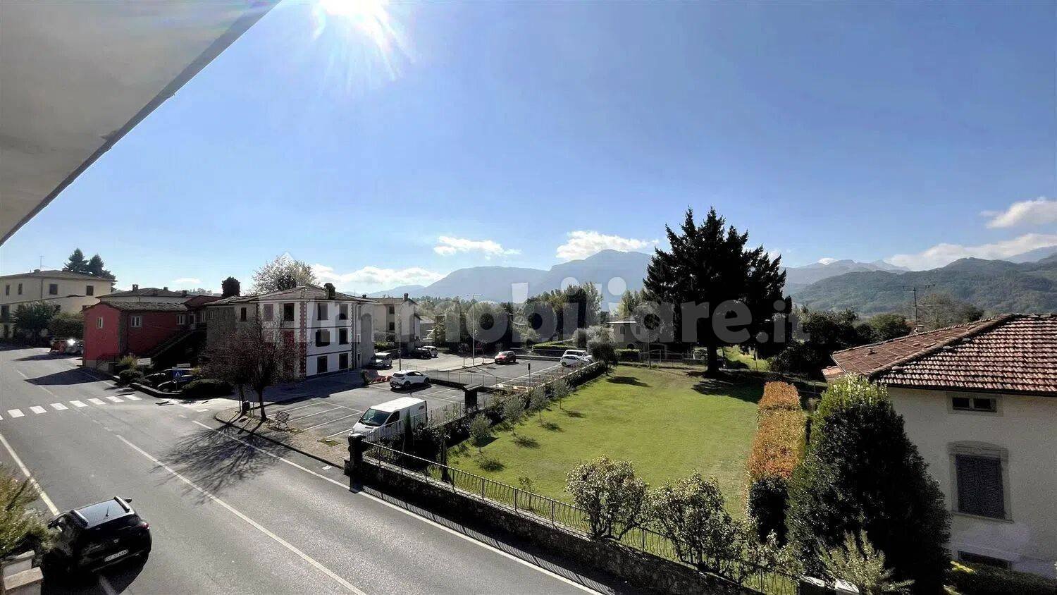 3 bedrooms Apartment in Barga, Italy No. 189427