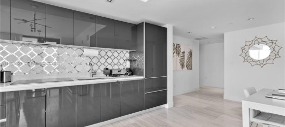 1 Schlafzimmer Gewerbliche Immobilien in Miami, USA, Nr. 615642 4