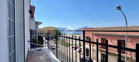 2 Schlafzimmer Wohnung in Palermo, Italy, Nr. 321086 4