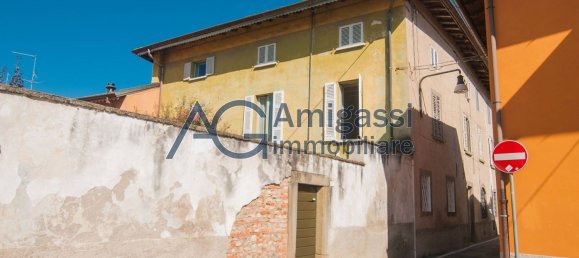 6 rooms Apartment in Stezzano, Italy No. 338580 2