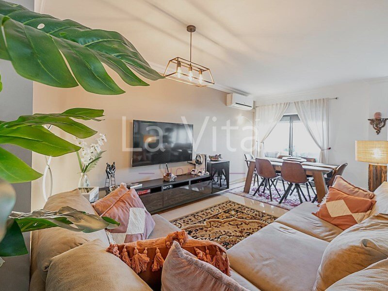 3 bedrooms Apartment in Cascais, Portugal No. 106096