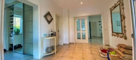 8 rooms Villa in Bayreuth, Germany No. 89105 2