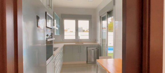 3 غرف نوم فيلا في Mil Palmeras, Spain رقم 28385 9