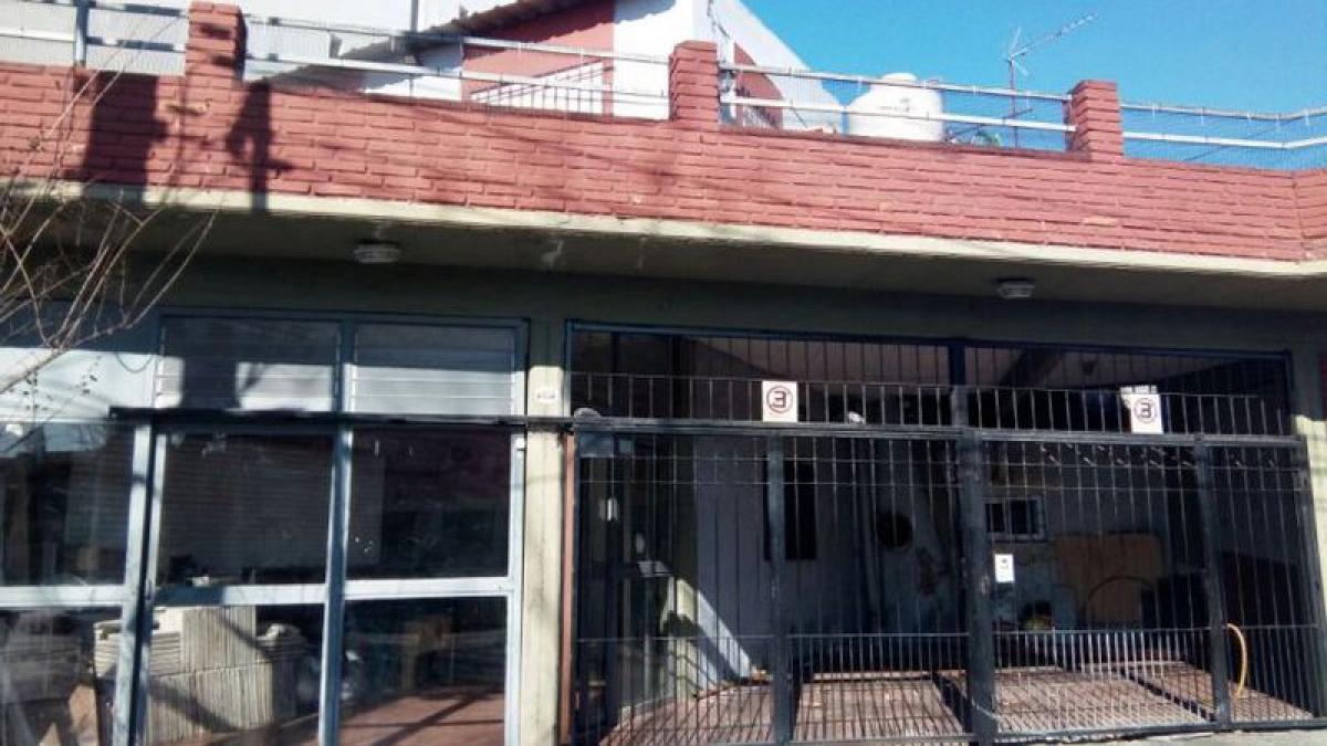 3 bedrooms House in Tres de Febrero, Argentina No. 51104