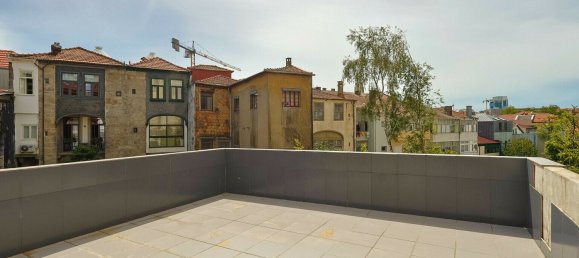 495m² Building in Porto, Portugal No. 141428 15