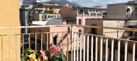 Apartamento de 3 habitaciónes en San Giorgio a Cremano, Italy No. 30187 3