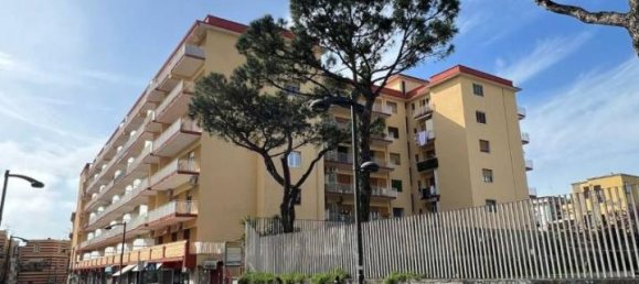 Apartamento de 3 habitaciónes en San Giorgio a Cremano, Italy No. 30187 42