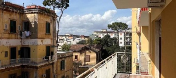 Apartamento de 3 habitaciónes en San Giorgio a Cremano, Italy No. 30187 33