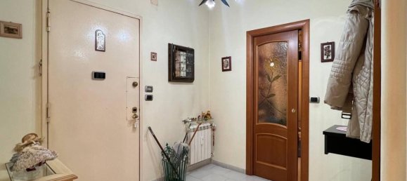 Apartamento de 3 habitaciónes en San Giorgio a Cremano, Italy No. 30187 4