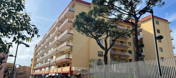 Apartamento de 3 habitaciónes en San Giorgio a Cremano, Italy No. 30187 43