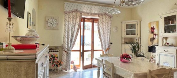 Apartamento de 3 habitaciónes en San Giorgio a Cremano, Italy No. 30187 8