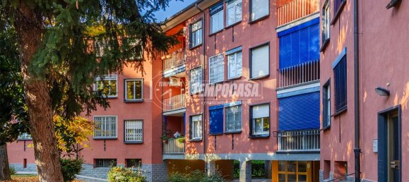 3-salle Appartement à Cinisello Balsamo, Italy No. 293693 2