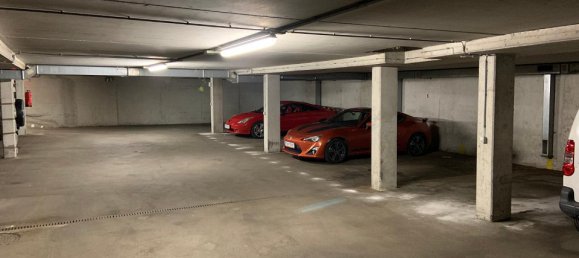 Parking à Favoriten, Austria No. 76888 6