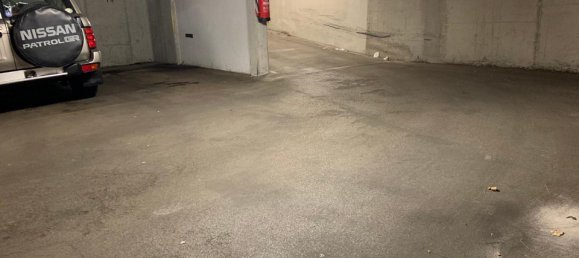 Parking à Favoriten, Austria No. 76888 14