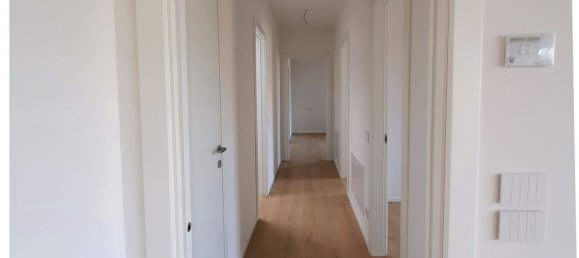 5 rooms Apartment in Mogliano Veneto, Italy No. 58666 10