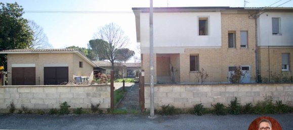 3 bedrooms Villa in Foligno, Italy No. 189842 3