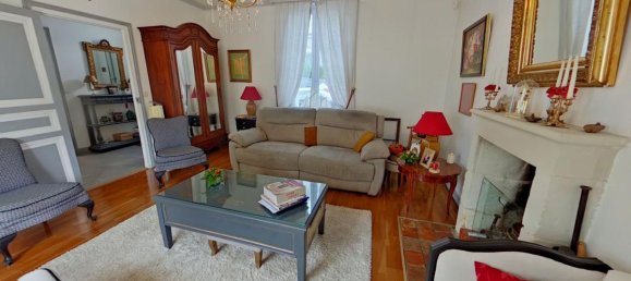 3 bedrooms House in Chatellerault, France No. 293785 2