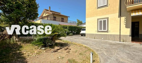 Квартира с 4 спальнями в Фраскати, Италия № 272652 3