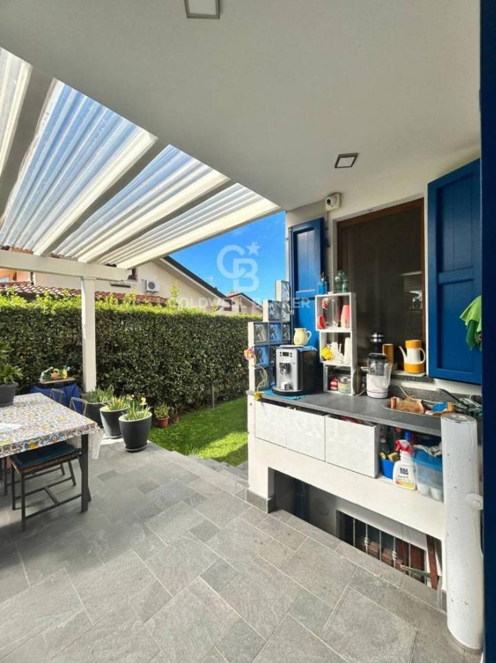 10 rooms Villa in Massarosa, Italy No. 144857